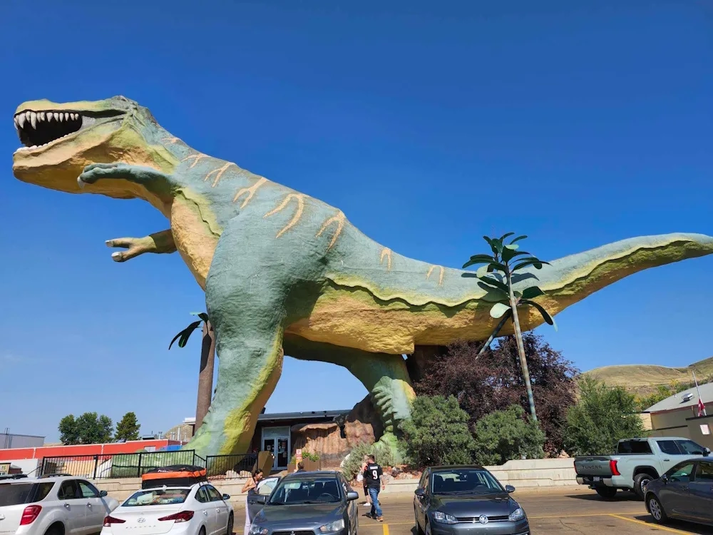 Drumheller man launches petition to save World's Largest Dinosaur